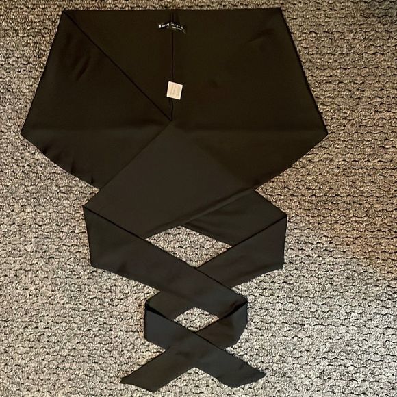 SHEIN black size medium wrap top. - Picture 1 of 4